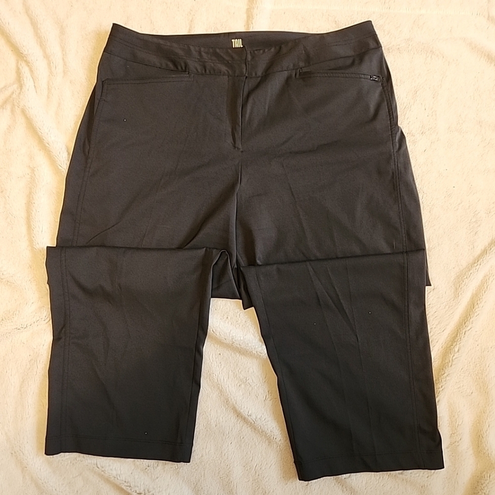 Tail Women's Classic Twill 23" Capri Black Cropped Golf Pants  Women's Size 14